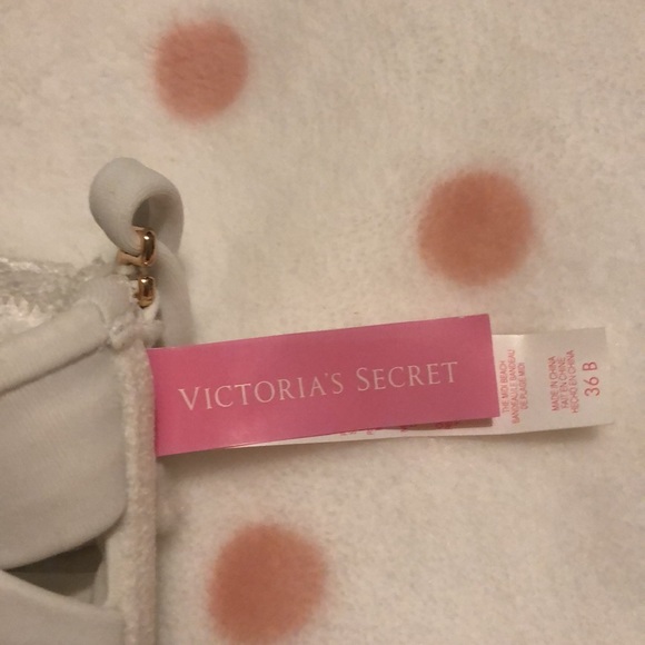 Victoria secret swim - Picture 3 of 4